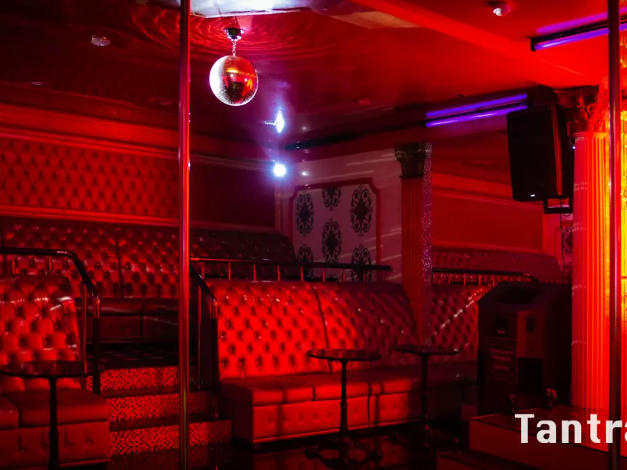 Әйел мен ер адамның эротикалық фотосы